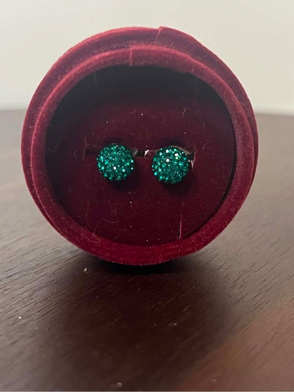 Hillberg & Berk 8mm Emerald Green Sparkle Ball Stud Earrings Silver .925